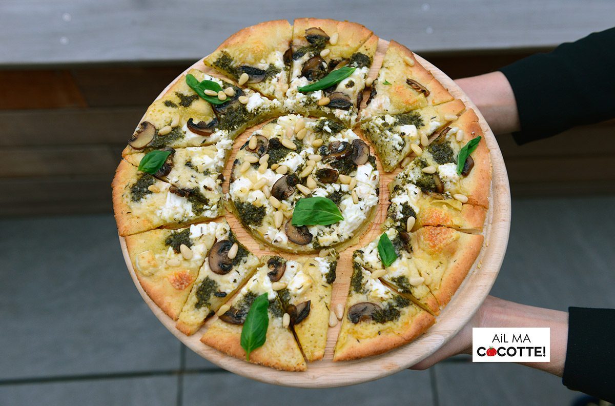 Pizza comté, feta, champignons et pignons, ailmacocotte.com