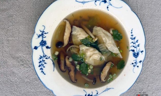 BOUILLON THAÏ AUX RAVIOLES DE CREVETTES